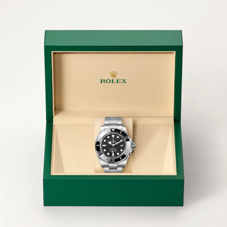 rolex M136660-0006   - La lunetta in ceramica e l’indicazione luminescente